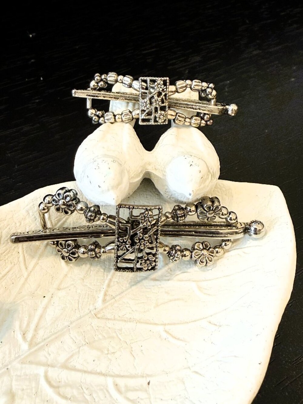 NWT! Vintage Lilla Rose Daisies on the Vine Hair Clip Duo - Picture 3 of 4